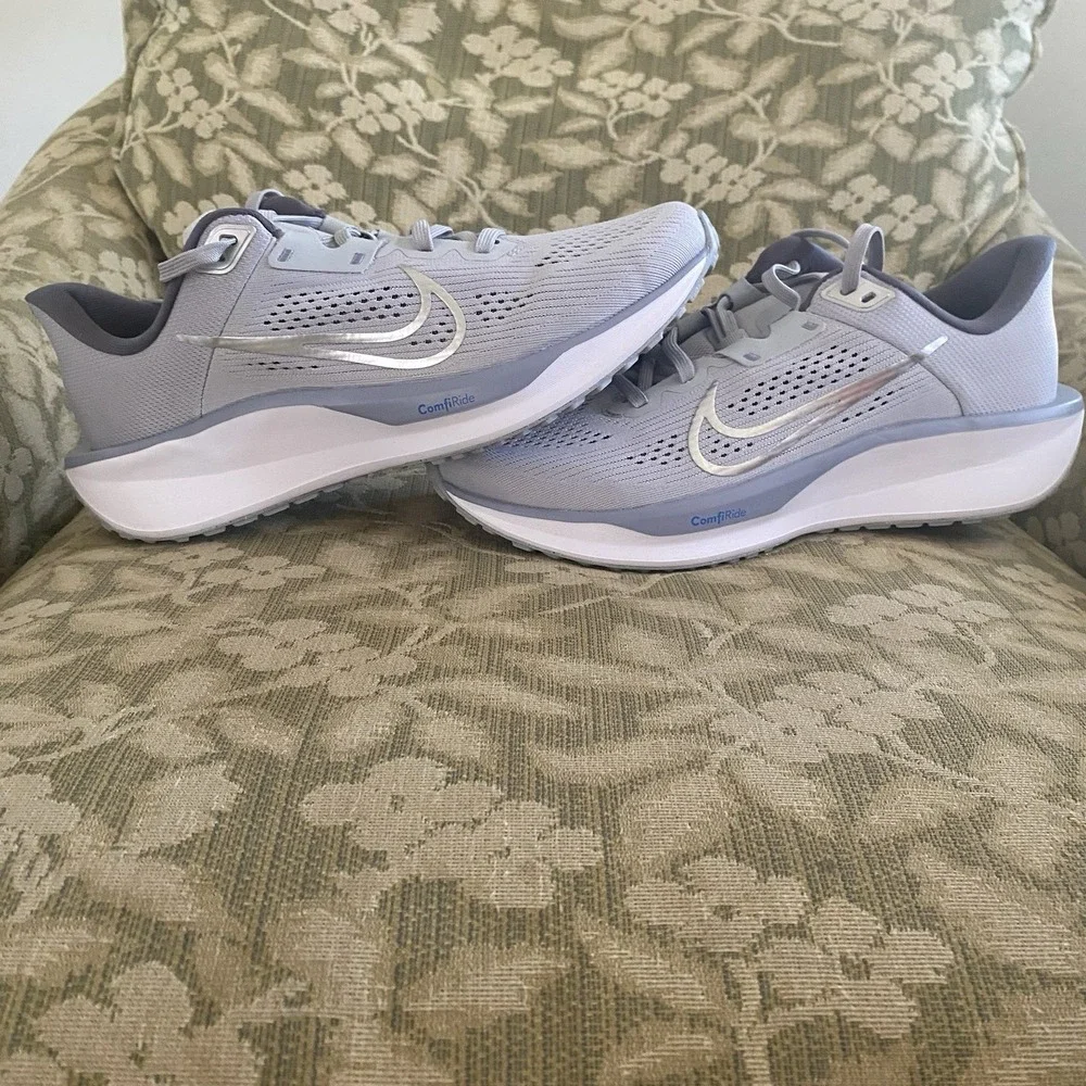 NIKE Mens sz 8.5 Quest 6 Running Shoes LIGHT GRAY/GRAY FD6033-004 train exercise